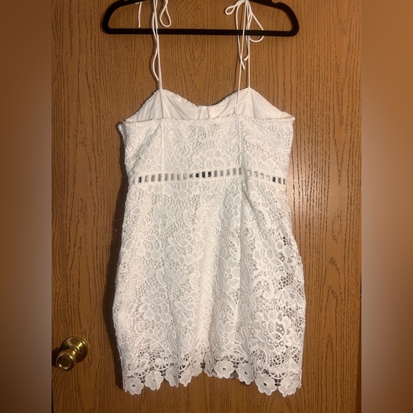 ✨NWT Floral Lace Dress✨ - Picture 2 of 3